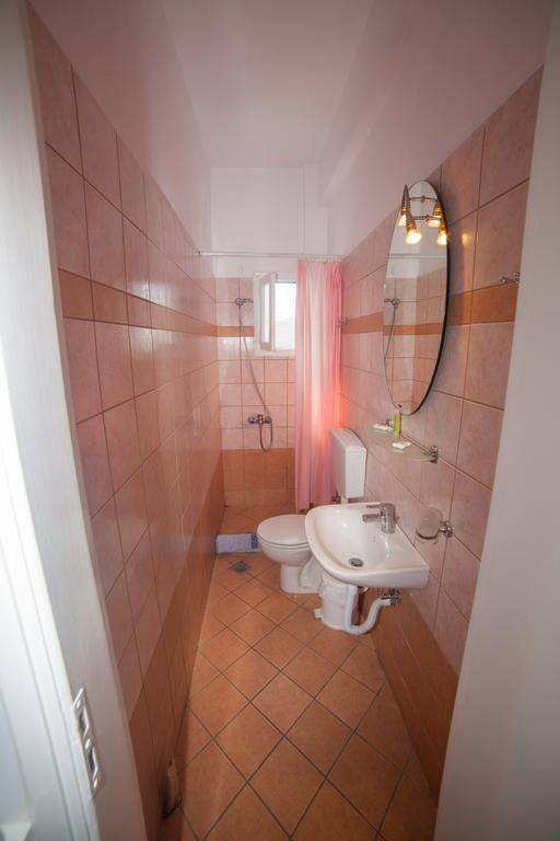 カタポラ Castelopetraアパートホテル エクステリア 写真